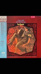 [ แผ่นเสียง Vinyl LP ] Artist :Oscar Peterson Album : Soul Español Cover : VG++ Disc : NM Manufactured : Japan Released : 1983 Price : 1850