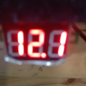 Voltmeter Digital: Alat Pengukur Daya Aki & Motor