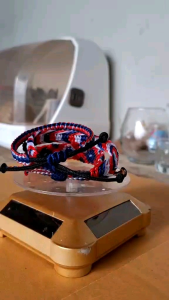 สร้อยข้อมือถักเชือกเทียนลายธงชาติ