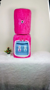 1 set sarung galon dan dispenser karakter pita