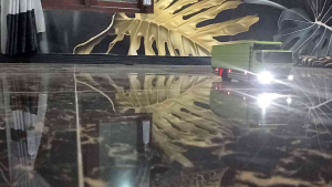 Miniatur Truk Tronton Hino 500: Koleksi dan Penggunaan