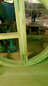 บางกลมมาดแรก ราคาเดินทางกับ ราคาโรงงาน - วงกบกลมแบบมีบานประตูเปิด-ปิด