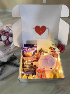 Surprise Gift Box Birthday M Box Fairy Light Chocolate Bear Mini Baby’s Breath Bouquet Love Graduation Friends Family Thanks Mother’s Day Teacher’s Day Kotak Hadiah Kejutan Hari Jadi M - Lampu Peri Coklat Beruang Sejambak Mini Baby’s Breath Kasih Saya