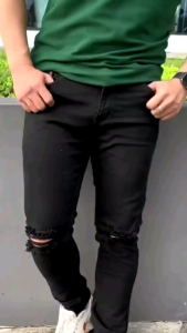 CELANA PRIA SOBEK LUTUT / SLIMFIT STREET HITAM