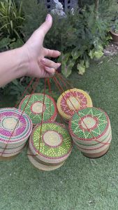 กระติบข้าวเหนียวจากต้นกก ขนาด6-7นิ้ว คละสีคละลาย