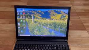 FUJITSU. LIFEBOOK A576/S. FMVA2400H. COREI3