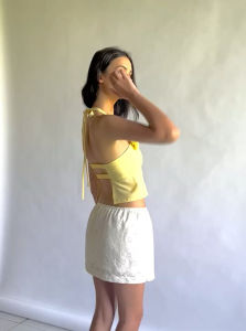 เสื้อผูกคอ ตกแต่งดอกไม้ถัก 3 สี - Reverie Blooming Top