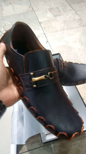 sepatu kasual pria dewasa bahan kulit