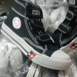 Sepatu Sekolah Hitam Putih Precat Boot
