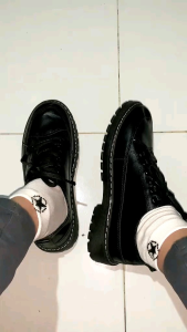 Sepatu Docmart Pria: Sepatu Berkualitas Tinggi & Cocok untuk Acara Formal