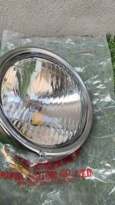 ไฟหน้ารุ่นมีไฟหรี่ทั้งชุด(หัวไฟเเละขั้ว)งานเเท้ใหม่ ญี่ปุ่น สำหรับ รถ Honda C50C65C70kaC70k2C70k3C90S ดวงละ1600 บาท