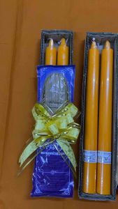 ชุดเทียนพรรษา+ธูปหอม (ฟรีโบว์) เทียนคู่ ขนาด3.5*41 ซม. (บรรจุ 2 เล่ม) คละยี่ห้อ คละกลิ่น