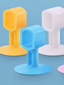 硅胶门吸/手机支架 (8个) Silicone Door Catch/Phone Holder 如果家里卫生间没有门吸，可以试这个免打孔#硅胶门吸，不挑把手粗细，关门再也不会碰到墙壁了 ‼ 还可以当手机支架喔😍 #好物推荐 #颜色随机发