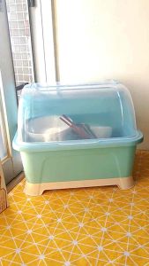 碗筷盘收纳盒 (1套)Dish and Plate Storage Box平时洗碗后,碗筷无处安放? 有了这款碗架,即可沥干碗碟,可使碗筷保持干燥清洁👍
