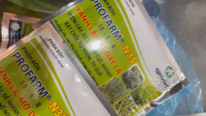 Phân bón lá nhập khẩu profarm N35 35-5-8 xanh lá mỡ dày lá bật chồiđẻ nhánh nhanh xanh bền gói 20gr