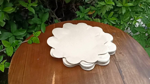 isi 100 kertas nasi coklat / kertas minyak Bulat ( 19 x 19 cm )