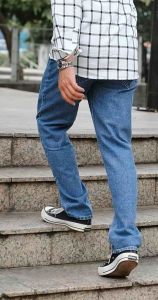 AETDLA Celana Jeans Pria | Celana Regular Korean Style Mid Blue Denim