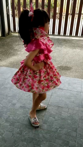 ชุดทองกวาวเด็กสีชมพูดอกเล็ก แถมโบว์ผม