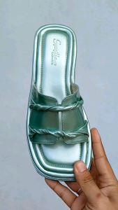 Syaqilla Sandal Wanita Glossy 5CM Edisi Terbaru