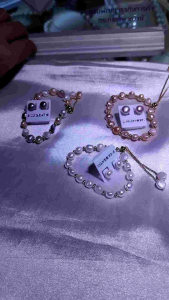 A1สร้อยข้อมือไข่มุกแท้พร้อมต่างหู