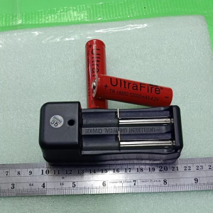 UltraFire ถ่านชาร์จ Li-ion 18650 4.2V 12000mAh (2 ก้อน) + แท่นชาร์จ 2 ช่อง (1 อัน)