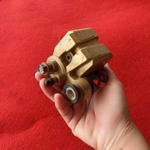 ปั้มเบรคหน้ามีโอตัวเก่า ตัวแรก สินค้าแท้มือสอง ประเภท: กระดูกตั้ง