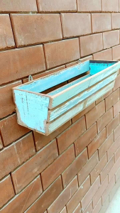 ชั้นวางต้นไม้ริมระเบียง กระถางต้นไม้ รางข้าวหมู สไตล์วินเทจ ย้อนยุค ทำจากไม้เนื้อแข็ง