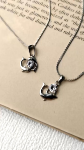 Kalung Liontin Lumba-lumba Titanium & Dainty Serpentine & Box Chain