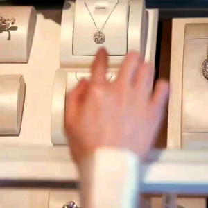 Kalung Titanium Perhiasan Wanita Anti Karat Anti Luntur Liontin Love Magnet