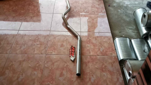 PIPA STANDAR KNALPOT & PIPA PEMBUANGAN DARI TABUNG STANDAR MOBIL L300 SOLAR