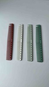 หวีซอย ขนาด 190 ซม. มีให้เลือกหลายสี สำหรับแบ่งผม