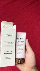 Kem chống nắng DAlba Nâng tone Tím - Hồng 50ml