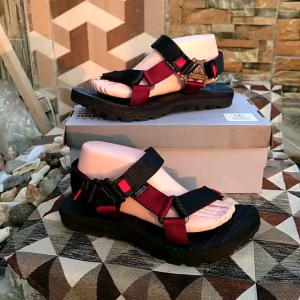 Sandal Gunung Berkualitas & Terbaru Untuk Pria