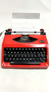 English typewriter vintage retro printable typeable vintage machinery - Hero