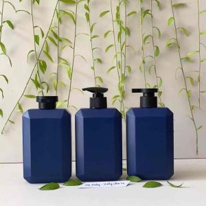 Chai lọ nhựa HDPE 350ml Màu Xanh Dương dáng vuông bo cạnh.Siêu đẹp có vòi nhấn đủ kiểuđủ loại.Đựng dầu gộisữa tắm…