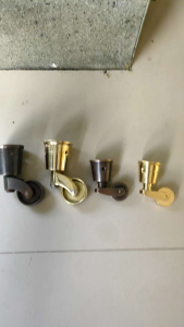 Kaki Roda Troly Meja Kursi Kuningan Antik Kecil 1 Pcs