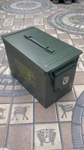 Thùng đựng đồ 9L có lắp sẵn bộ ốc vít để lắp khoá chống trộn Thùng Đựng Đồ An Toàn Cho Gia Đình - Lazada