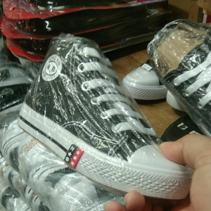 SEPATU SEKOLAH N/B HITAM PUTIH SOLL KUNING SDSMPSMA TERLARIS