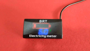 VOLTMETER DIGITAL BRT LED RACING VOLT METER SLIM WATERPROOF UNIVERSAL MOTOR DAN MOBIL DAN SMUA JENIS KENDARAAN cocok bisa