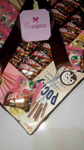 POCKY LOVE STRAWBERRY SAMPUR COOKIES dan PERMEN YUPI PINK DAN KOPIKO