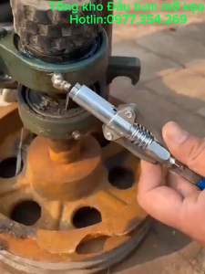 Đâu kẹp và dây bơm mỡ