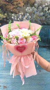 Bó hoa hồng sáp thơm mix hoa cao cấp nhập xịn siêu thơm phom tròn hiện đại tặng banner theo yêu cầu