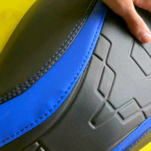 sarung/cover jok motor langsung pasang tanpa Staples Honda yamaha bisa untuk semua type motor model pyramid