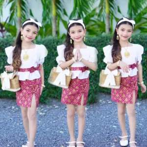 ชุดไทยเด็กหญิงประยุกต์เสื้อแขนตุ๊กตาแต่งระบายแขน +กระโปรงสั้นพร้อมโบว์ผูกผม (ไม่รวมเครื่องประดับ)