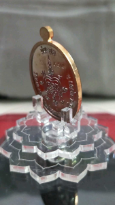 เหรียญหลวงพ่อรวยปาสาทิโก รุ่นเจริญพร ชนะจน เนื้อทองแดง รายการพิเศษ ฝังพลอยแดง มีไม่กี่เหรียญบนโลก พิมพ์เจริญพรล่างเต็มองค์ ตอกโค๊ต 1 7 4 รับประกันแท้💯 PSGA