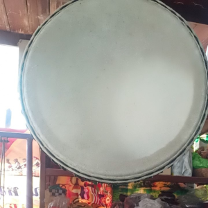 กลองรำมะนา ขึ้นเชือก หน้า 13 นิ้ว สูง 5 นิ้ว หนังวัวแท้ไม้มะม่วงก้ามปู