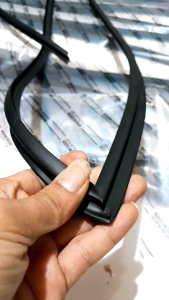Karet Kaca Depan Kaca besar Kijang Innova Thun 2004-2015 Original Harga per Pcs