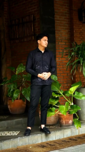 Kemeja Batik Pria Lengan Panjang: Tips & Pilihan Terbaik