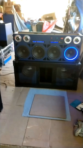 ลำโพงบลูทูธระบบรถยนต์ใช้ไฟบ้านและไฟแบตเตอรี่รถยนต์ได้