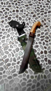 Golok Serbaguna Sarung Loreng: Fungsi & Kelebihannya